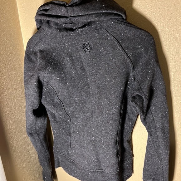 Lulu Lemon Women’s Zippered Sweatshirt Color Gray Size 6 - Picture 4 of 5